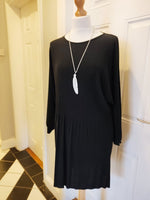 Aideera Italian pleated tunic/dress with necklace one size 16 to 22/24 Stretch tunic( not the same as the Aideen)