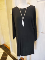 Aideera Italian pleated tunic/dress with necklace one size 16 to 22/24 Stretch tunic( not the same as the Aideen)