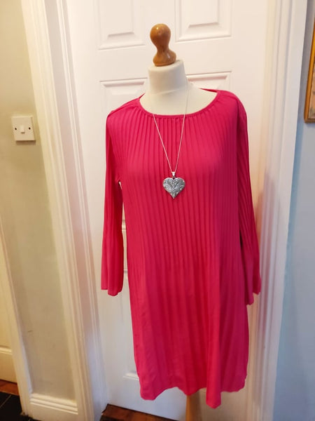 Aideen Italian pleated tunic/dress with necklace one size 16 to 22/24